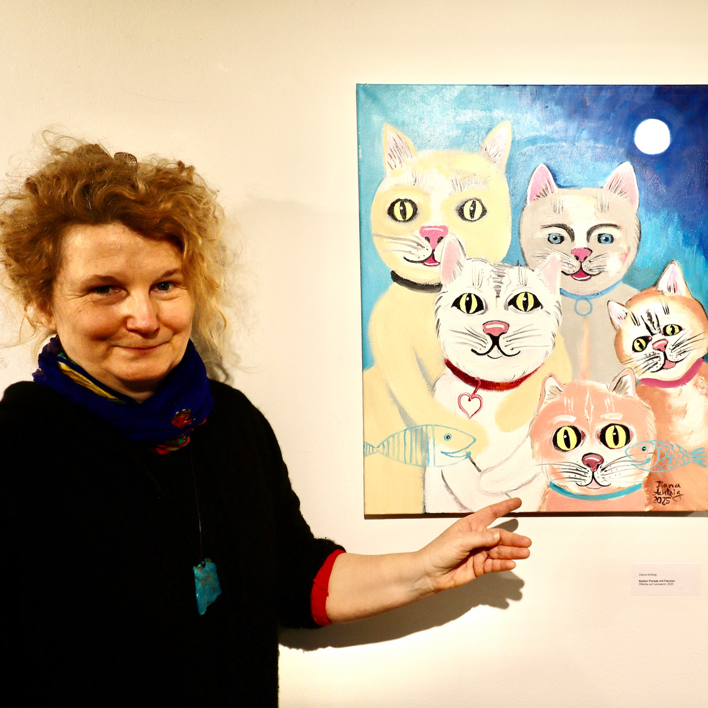 Gemälde: „Katzenparade mit türkisen Fischen“ – Ein Zeichen der Hoffnung, Wandbild