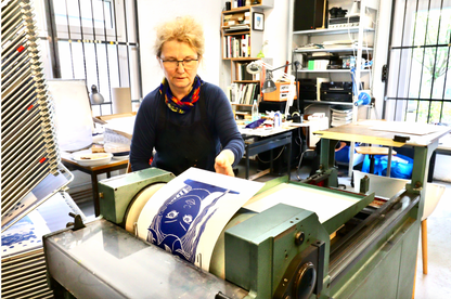 A3 - „Blaues Mädchen mit Fisch“, Linoldruck, Kunst, Bilder der Hoffnung,