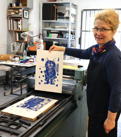 "Blaue Katze mit Fisch", A3, Linoldruck auf Papier